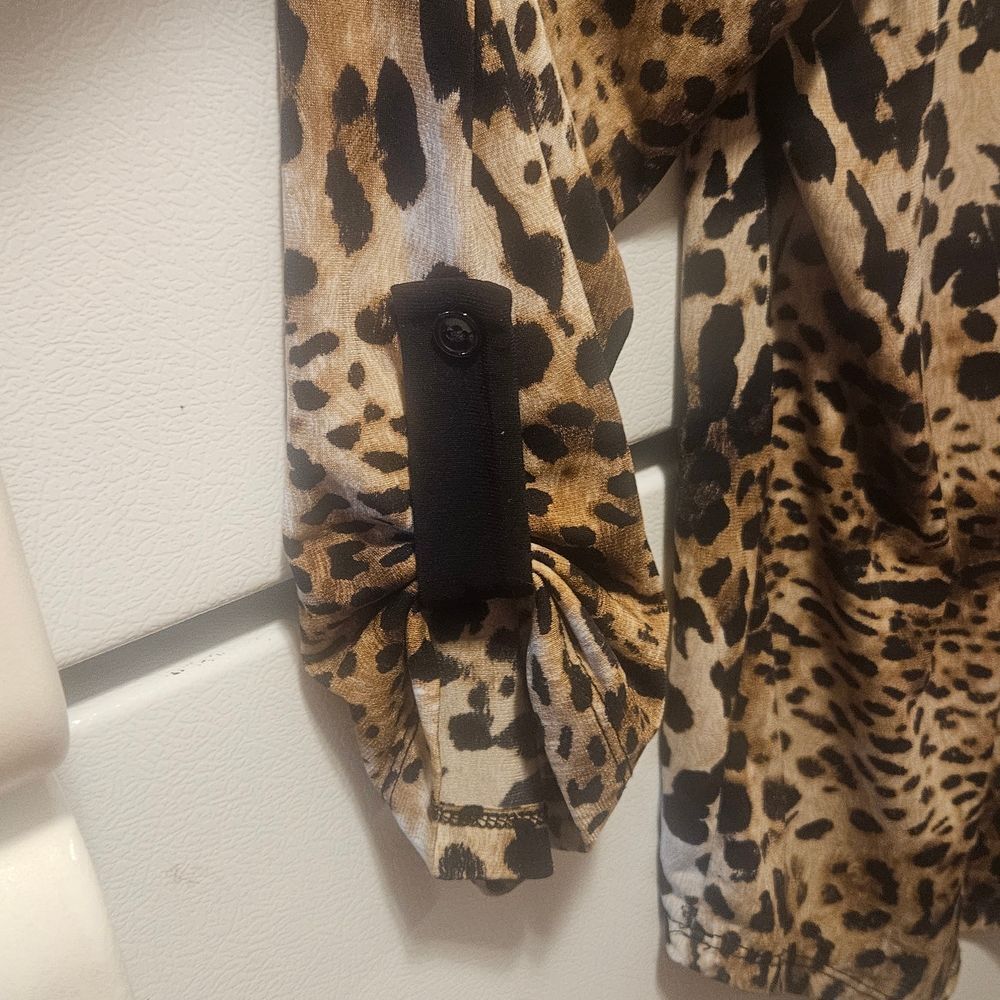 Leopard Print Women's Top - Picture 3 of 4